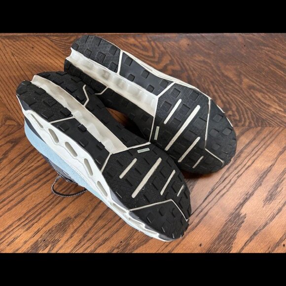 ON Running CloudHorizon Waterproof - Lead & Mineral Color - Size 11.5 - Picture 6 of 6